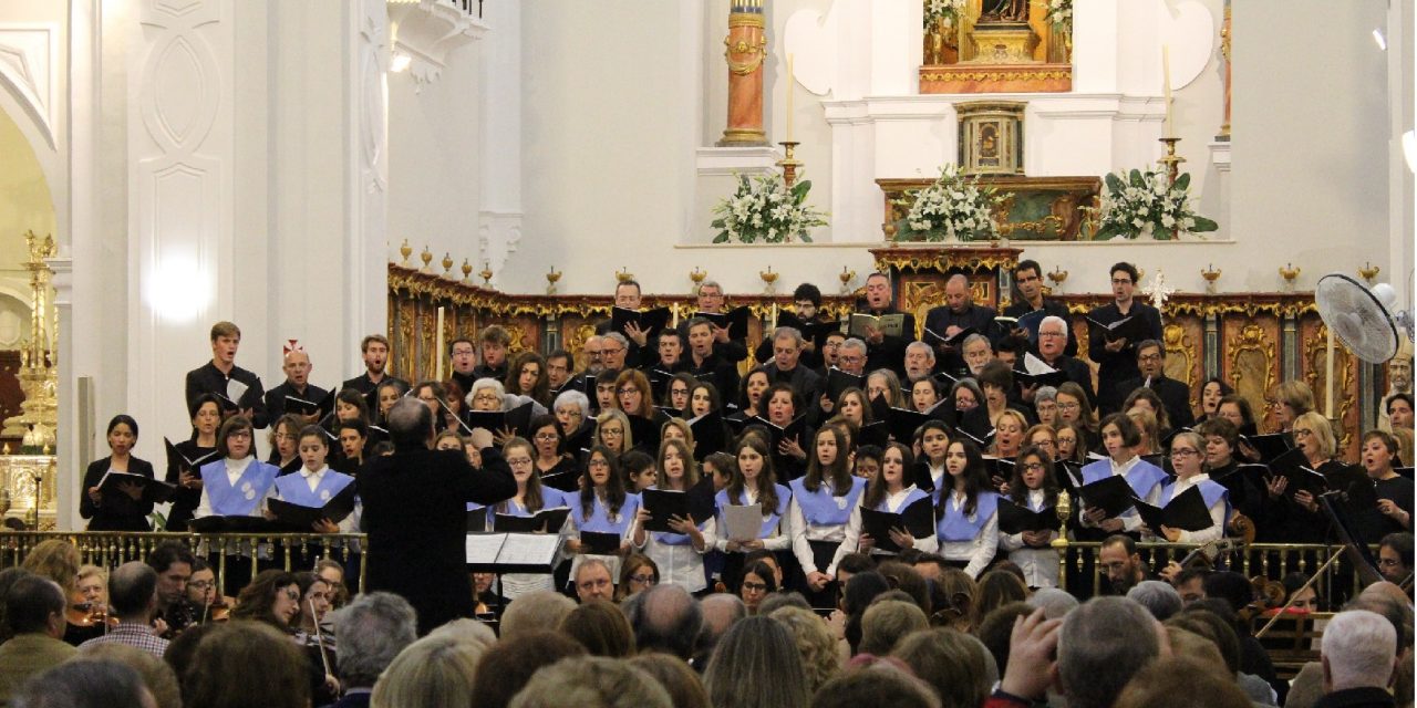 El Coro de la Onubense resuena en la Catedral de Huelva con la ´Pasión según San Mateo´