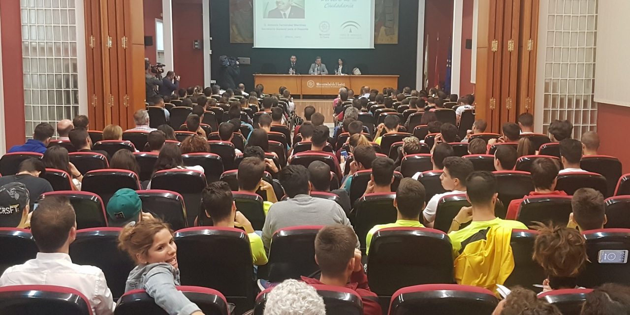 Presentada en la Facultad de Educación la nueva Ley del Deporte de Andalucía