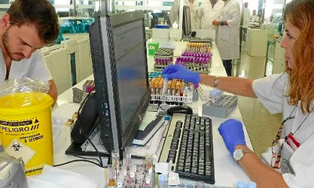 Nuevo marcador para la detección precoz del cáncer de mama de mano de la UHU y el hospital Juan Ramón Jiménez
