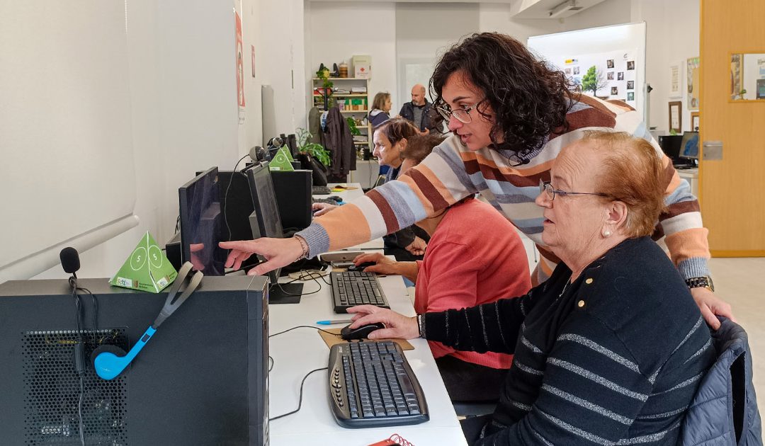 La UHU, Cruz Roja y Somos Digital amplían su análisis sobre la inclusión digital en el Principado de Asturias