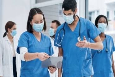 La simulación clínica mejora la adquisición de competencias en la atención enfermera durante el puerperio