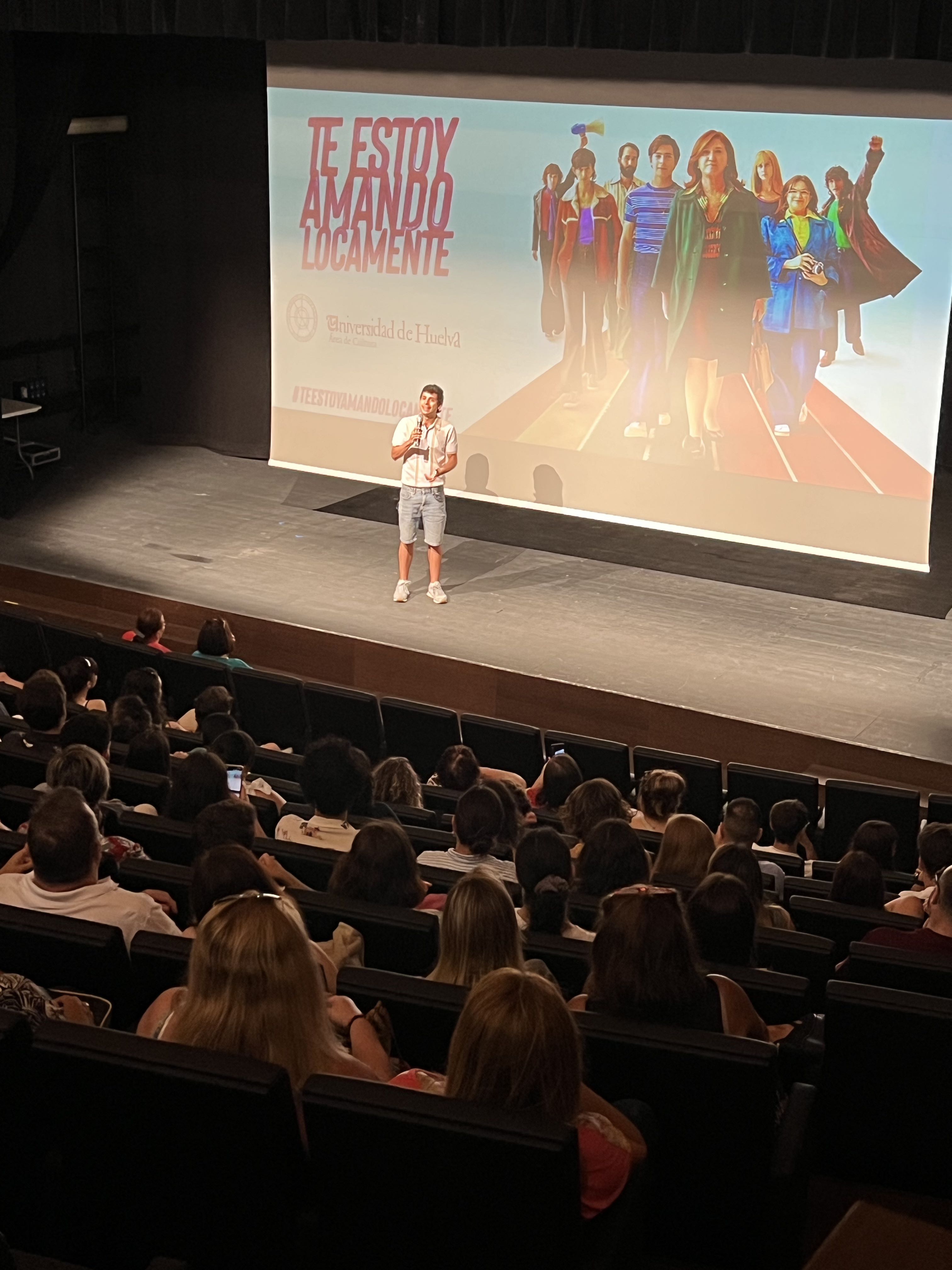 Fotogaleria de la proyeccion de Te Estoy Amando Locamente en la UHU