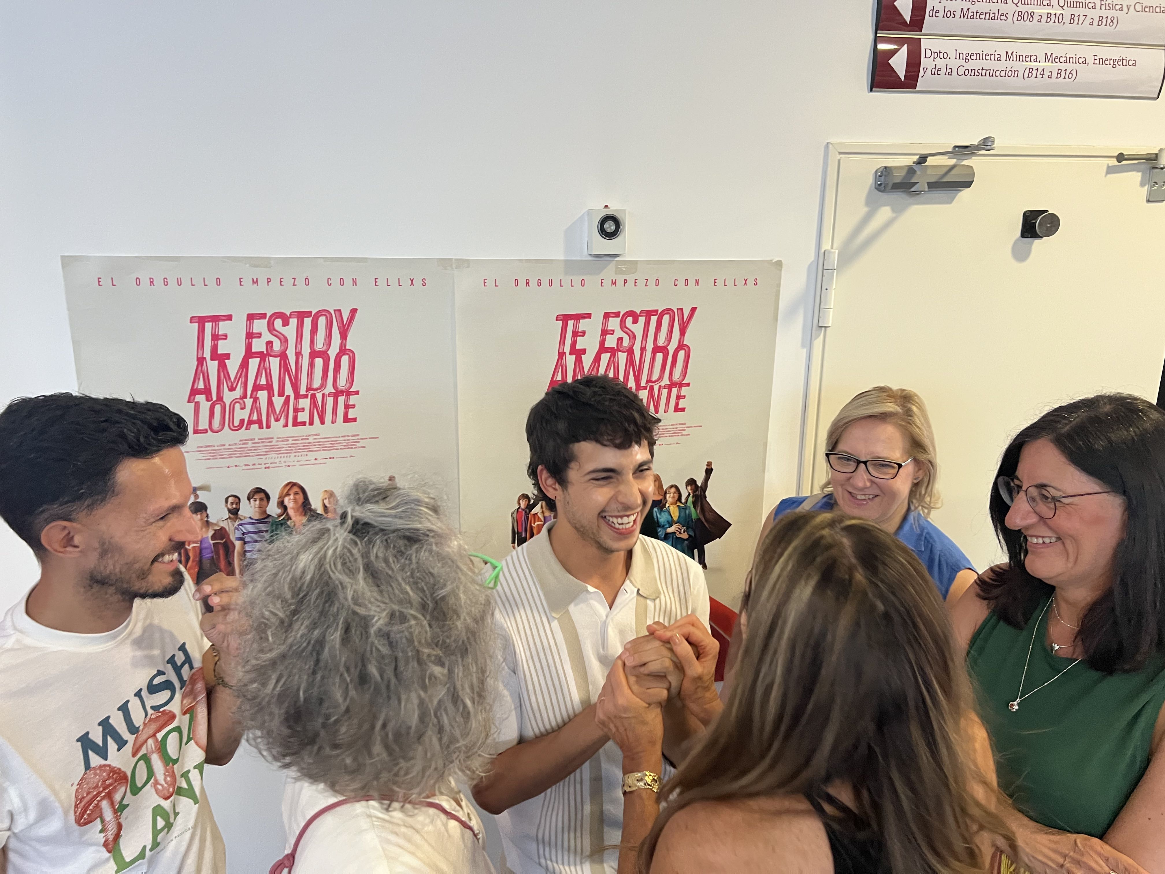 Fotogaleria de la proyeccion de Te Estoy Amando Locamente en la UHU