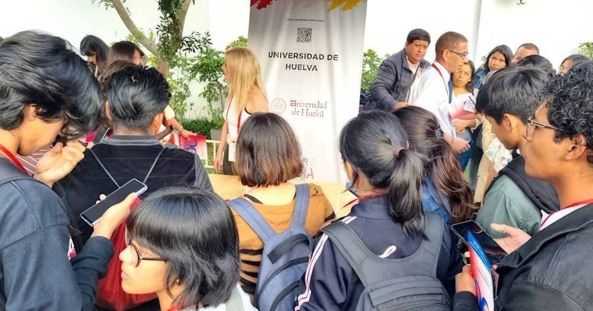 La Universidad de Huelva, presente en la Feria Estudiar en España en Perú y en Colombia