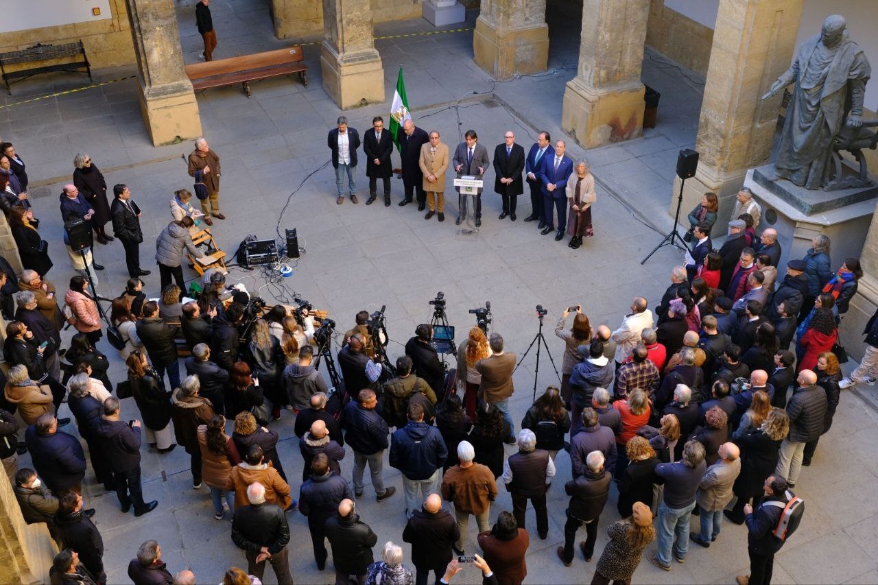 Las universidades públicas piden la implicación directa del presidente de la Junta