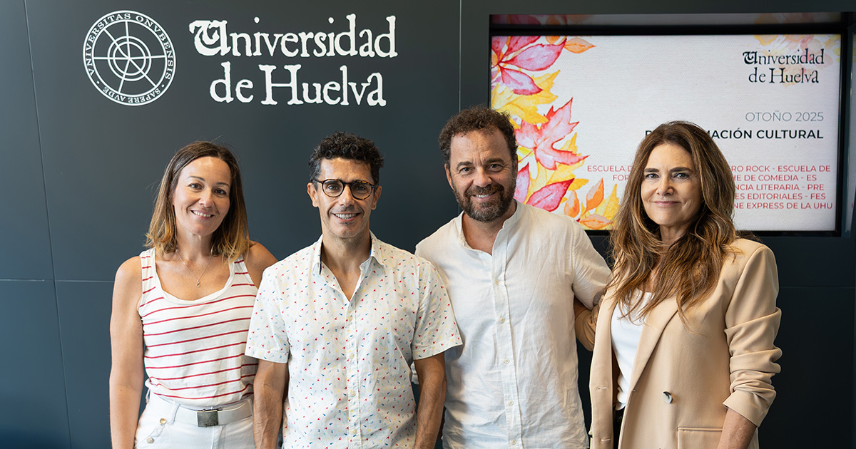 Imagen de los técnicos del Área de Cultura y la vicedecana Joaquina Castillo