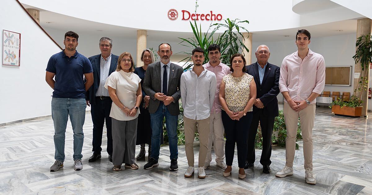 La Cátedra Atlantic Copper promueve la transferencia del conocimiento en el entorno con los premios a sus mejores TFG y TFM