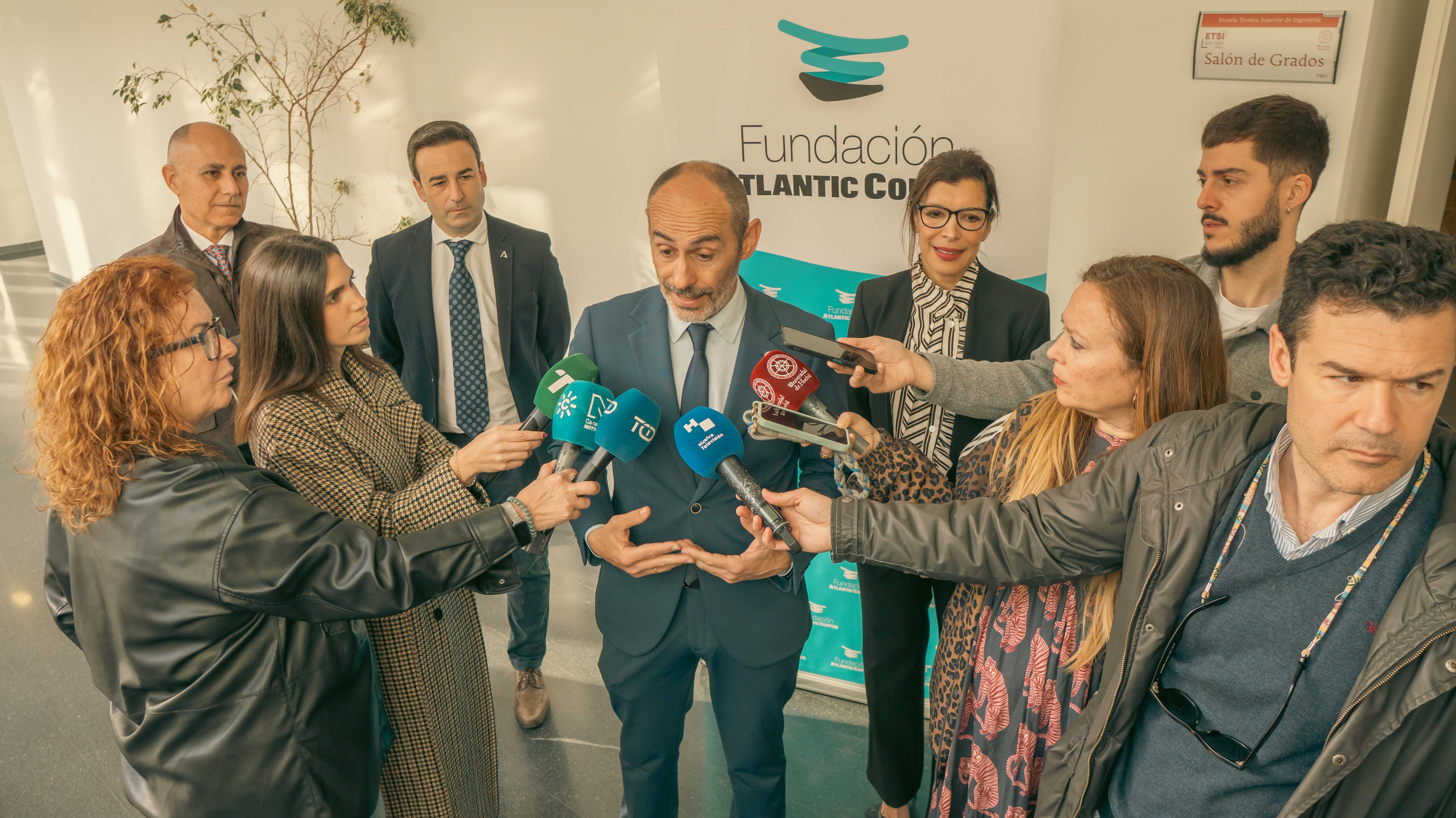 La Fundación Atlantic Copper y la Universidad de Huelva entregan 31 becas para el curso 2025/2026