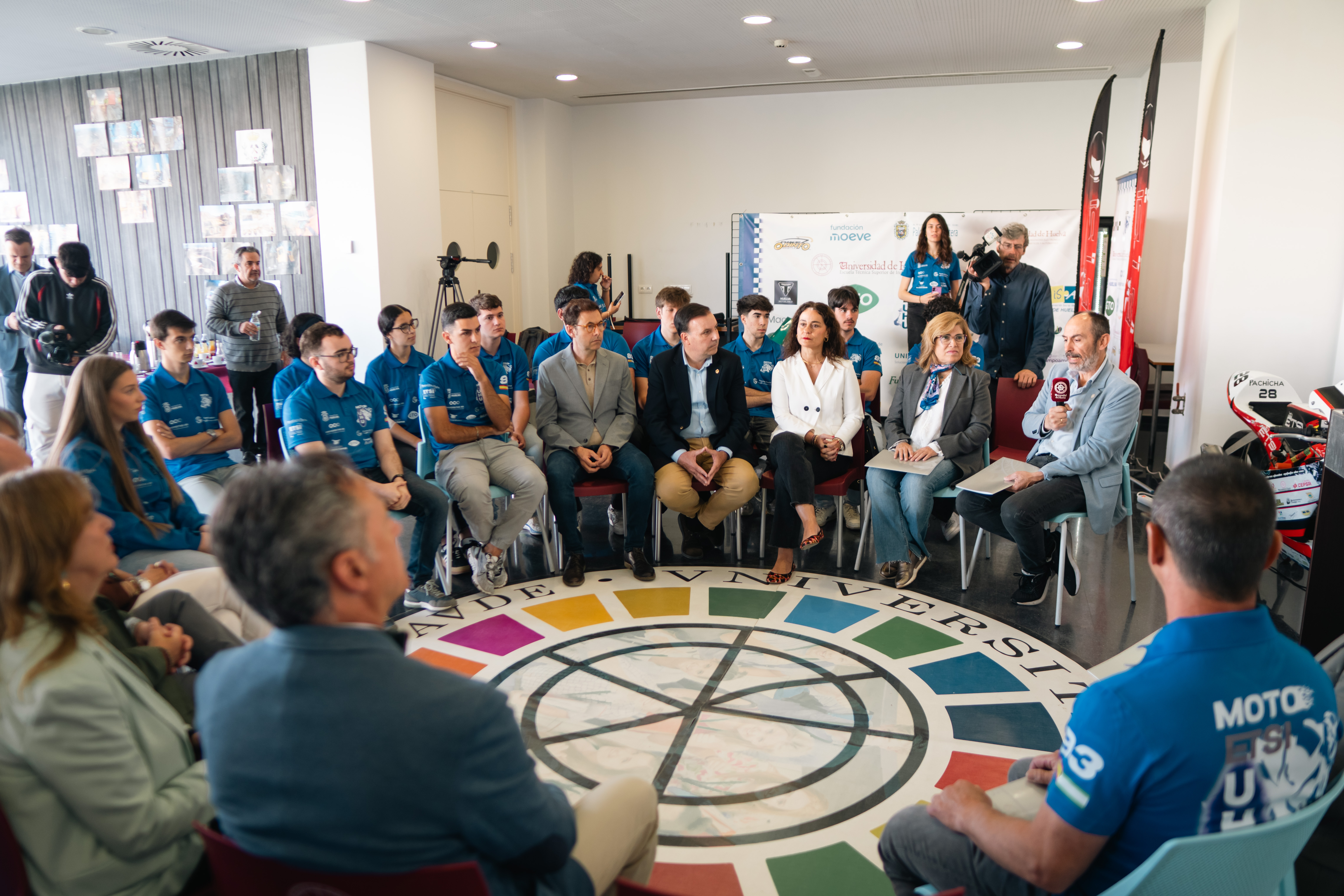 La Universidad de Huelva impulsa el talento joven con su equipo MotoStudent