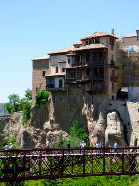 C:\Users\usuario\Desktop\TAREAS 2018-2019\ARTICULO Museos y Paisaje. Huelva\FOTOS CASCO ANTIGUO CUENCA\P1120090.JPG