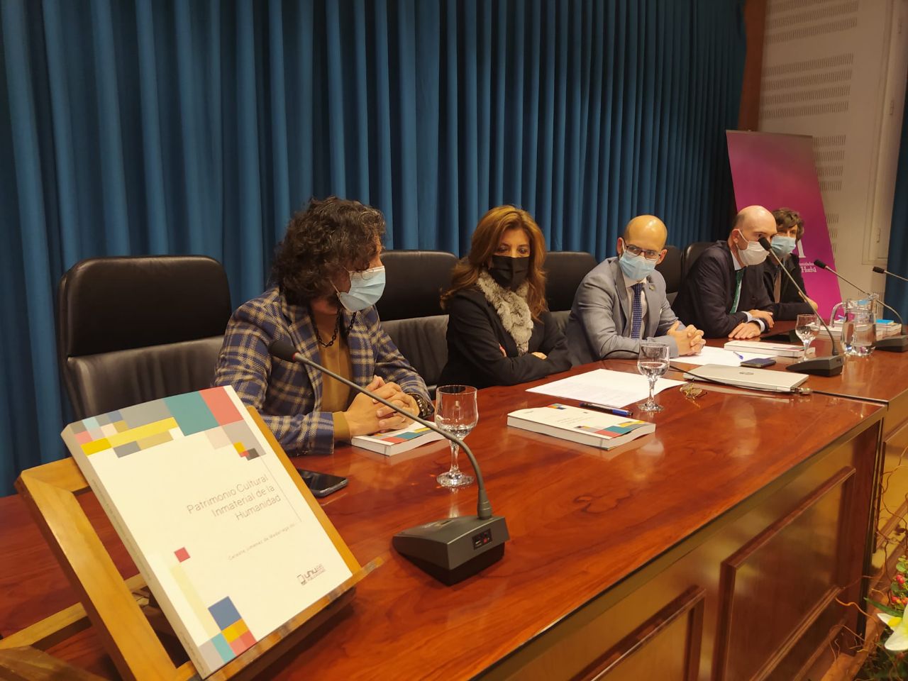 Fotografía de la presentación del libro Patrimonio Cultural Inmaterial de la Humanidad