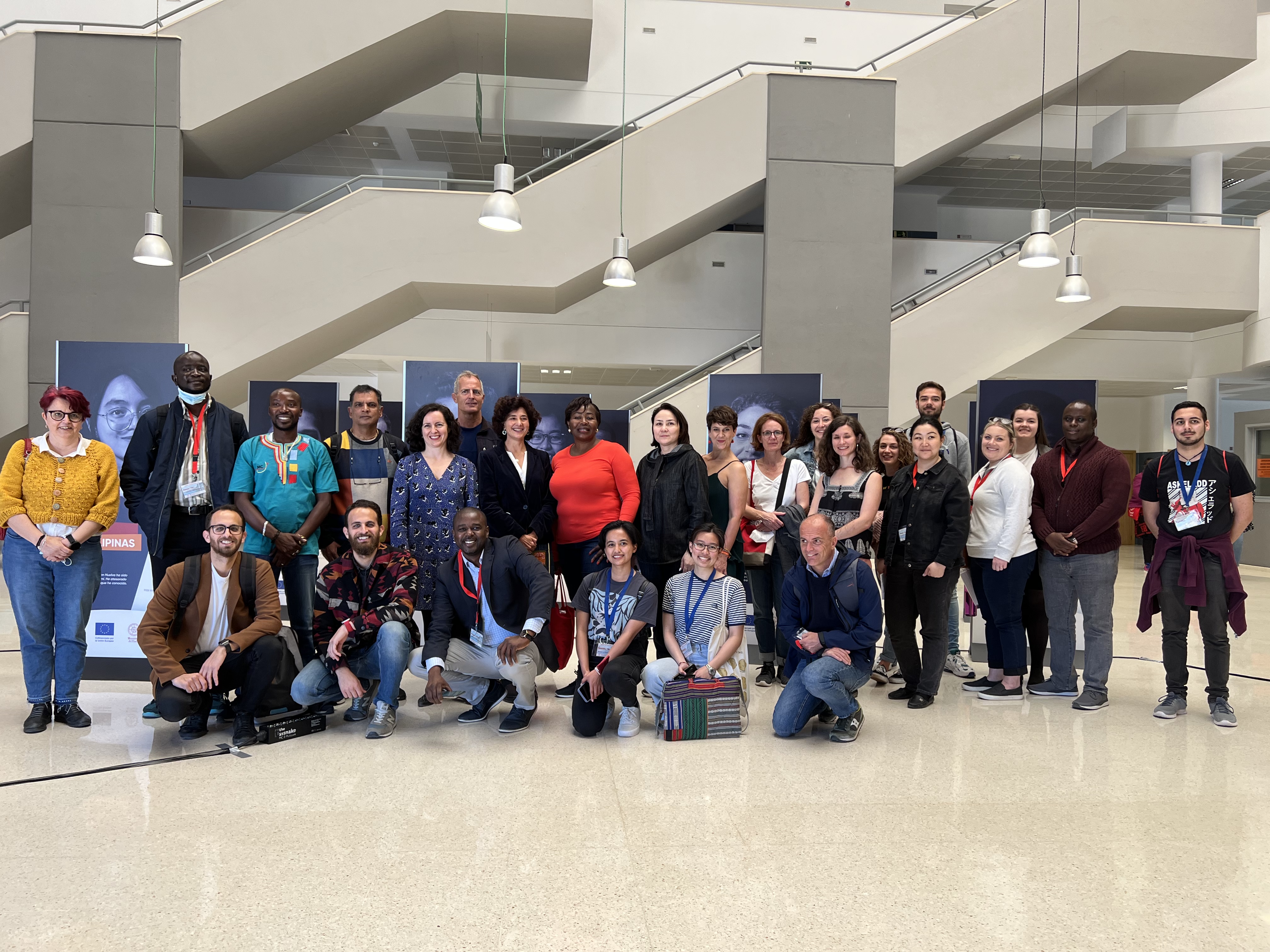 Estudiantes Erasmus en la exposición