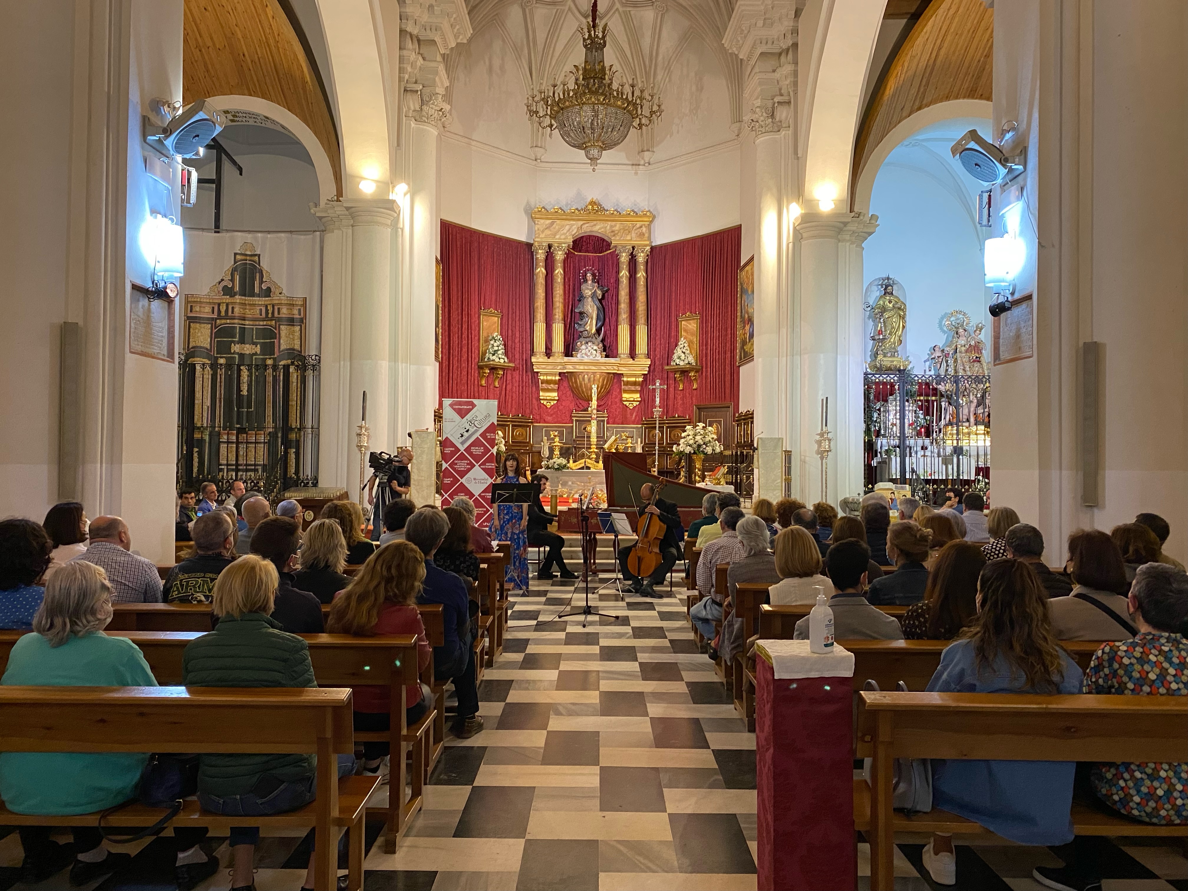 Iglesia en imagen de archivo