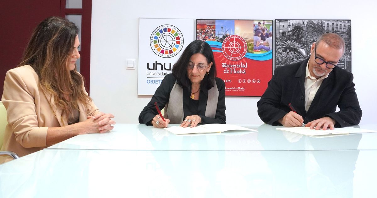 La Asociación de Empresarios de Óptica y Audioprotesistas de la provincia de Huelva y la Onubense colaboran para ofrecer descuentos a los miembros de la UHU