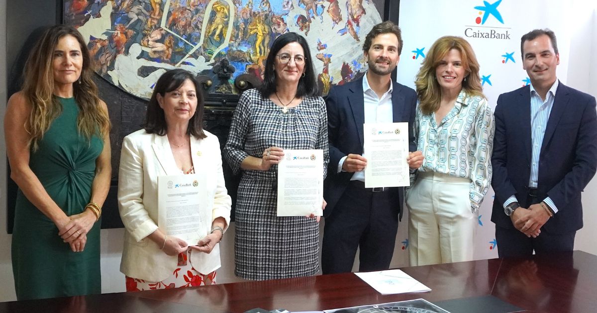 CaixaBank, Universidad de Huelva y Colegio de Médicos firman un convenio de colaboración para apoyar el nuevo grado de Medicina